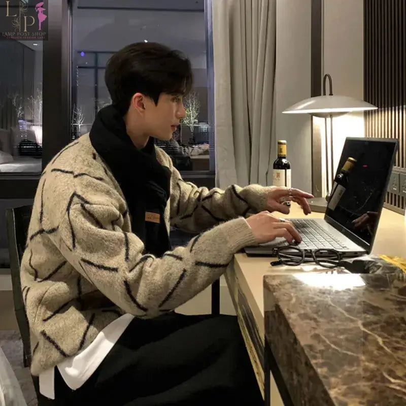 Men Sweater Men Stylish Black Sweater Lamp Post