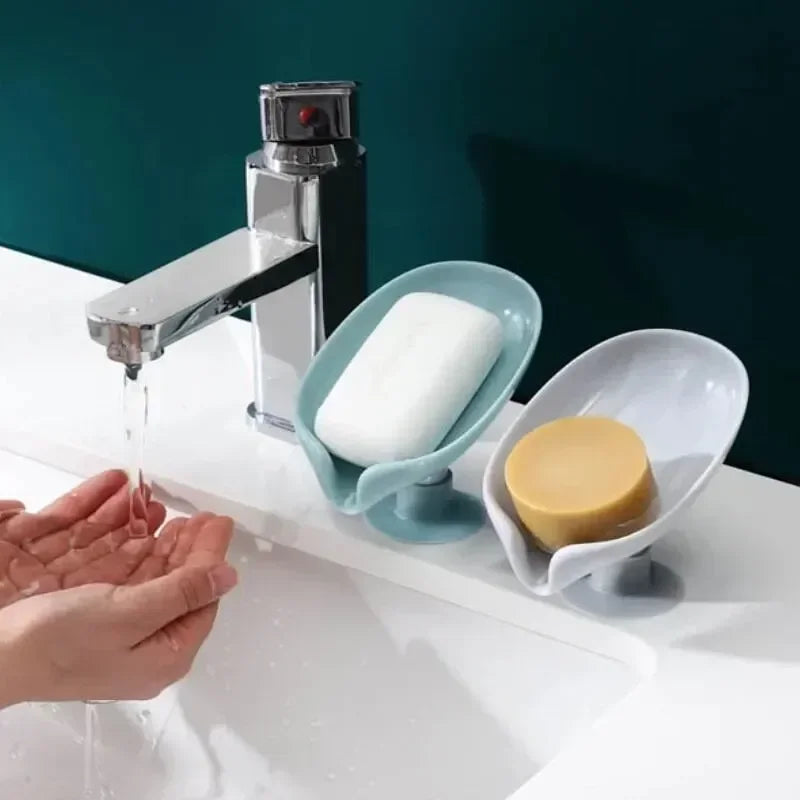 Gray Lamp Post drain soap holder for kitchen and bathroom, sturdy soap dish with drainage for convenient soap storage.
