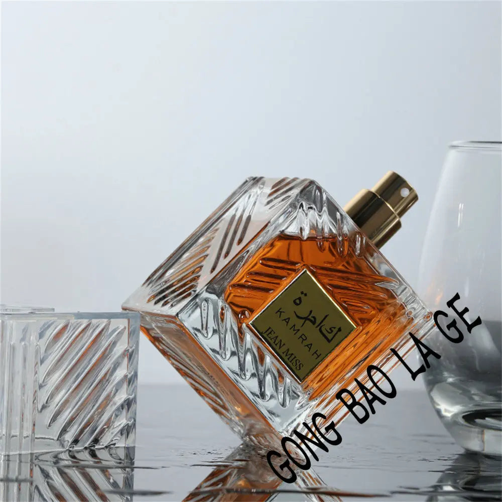 Lamp Post Arabia Flirting unisex perfume bottle for women, 100ml, with woody scent, elegant Eau De Parfum design.