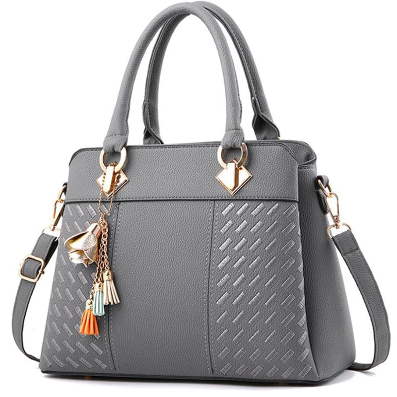 Black Lamp Post luxury women's crossbody handbag with sleek design and adjustable strap, measuring 31x14x23cm.