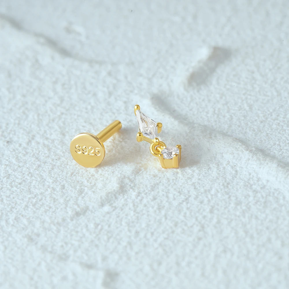 Lamp Post pierced stud earring for women, elegant jewelry suitable for parties or gifts, featuring a delicate design.