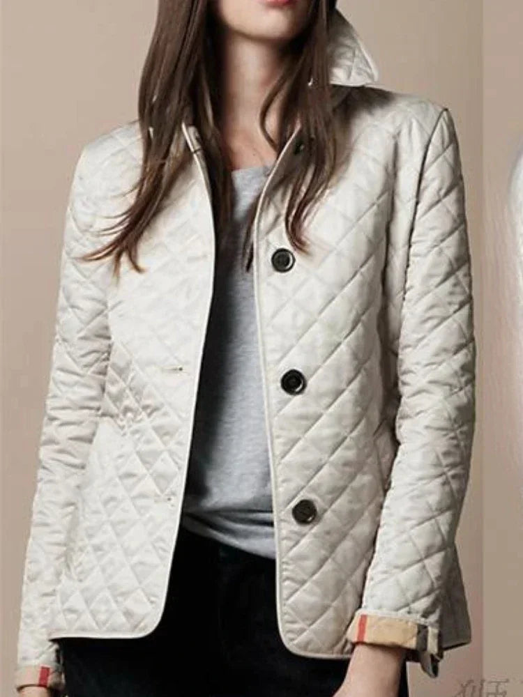 Red Lamp Post women's winter jacket in 4XL, warm coat with hood, suitable for 70-75kg winter outdoor wear