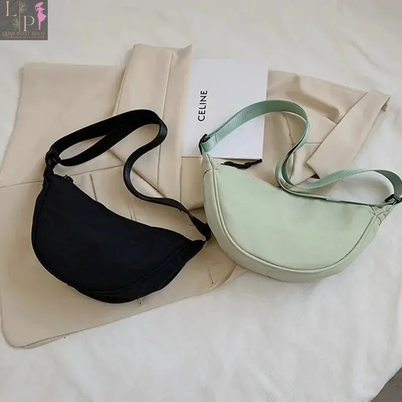 Green leather small handbag for women, classic shoulder bag and crossbody style, with a sleek, compact design for everyday use.