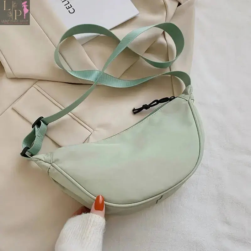 Green leather small handbag for women, classic shoulder crossbody bag, stylish messenger bag for female fashion.