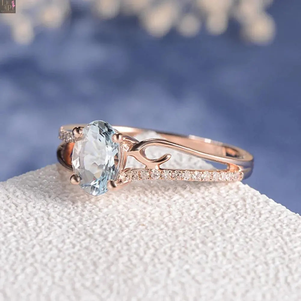 Gold aquamarine ring with a sparkling gemstone, perfect as a gift for mom or wife, featuring elegant design from My Store.