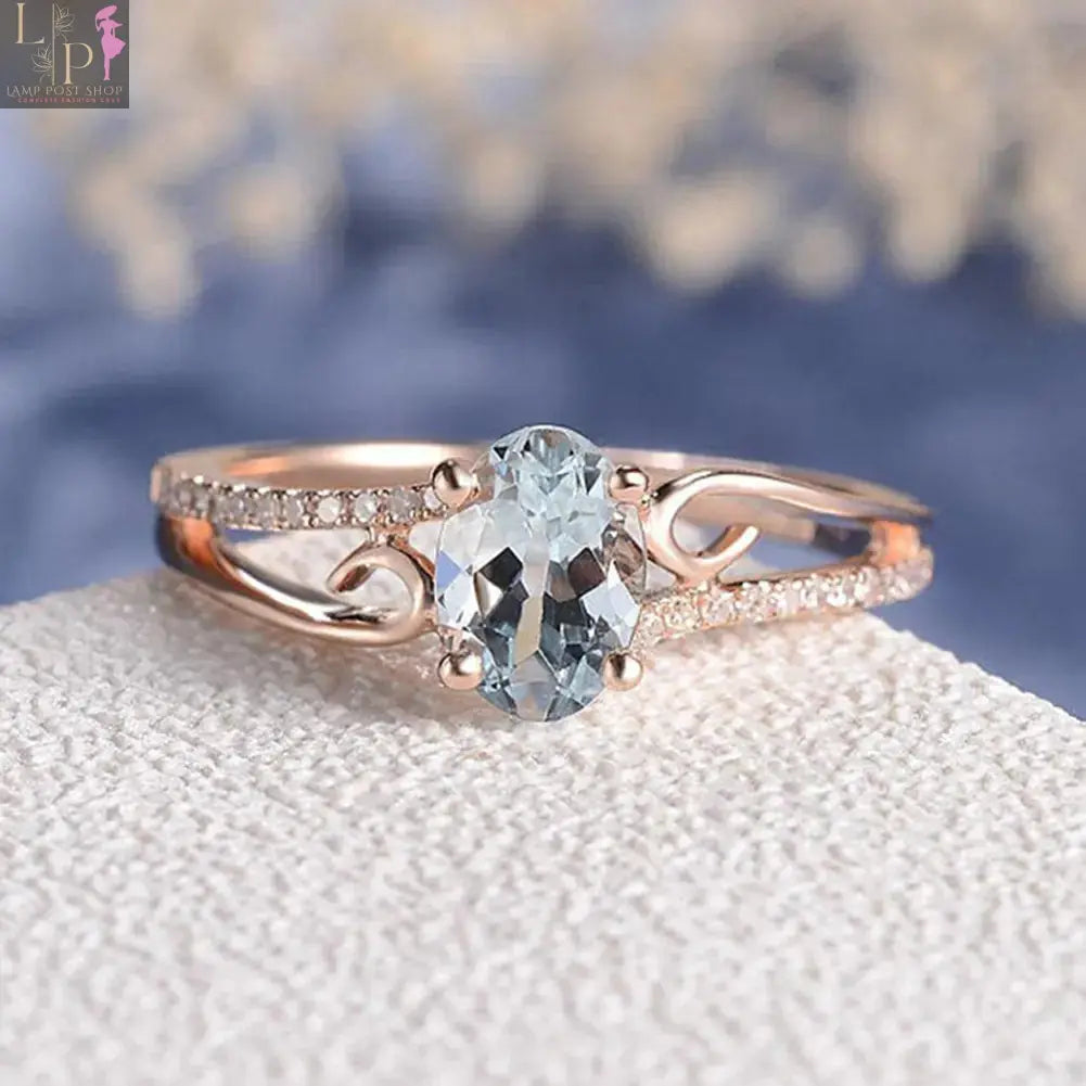 Gold aquamarine ring featuring a stunning aquamarine gemstone, perfect as a gift for mom or wife.