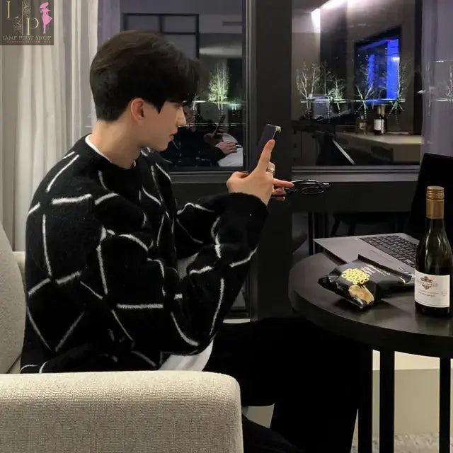 Men Sweater Men Stylish Black Sweater Lamp Post